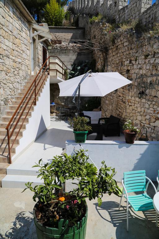 Apartments Seka Hvar Town Exterior photo